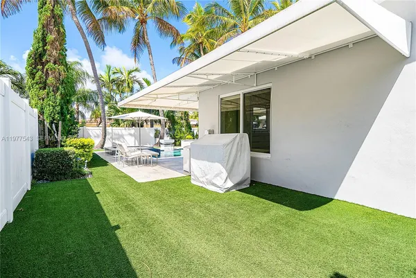 $1,670,000 | 3465 Northeast 31st Avenue, Lighthouse Point, FL 33064