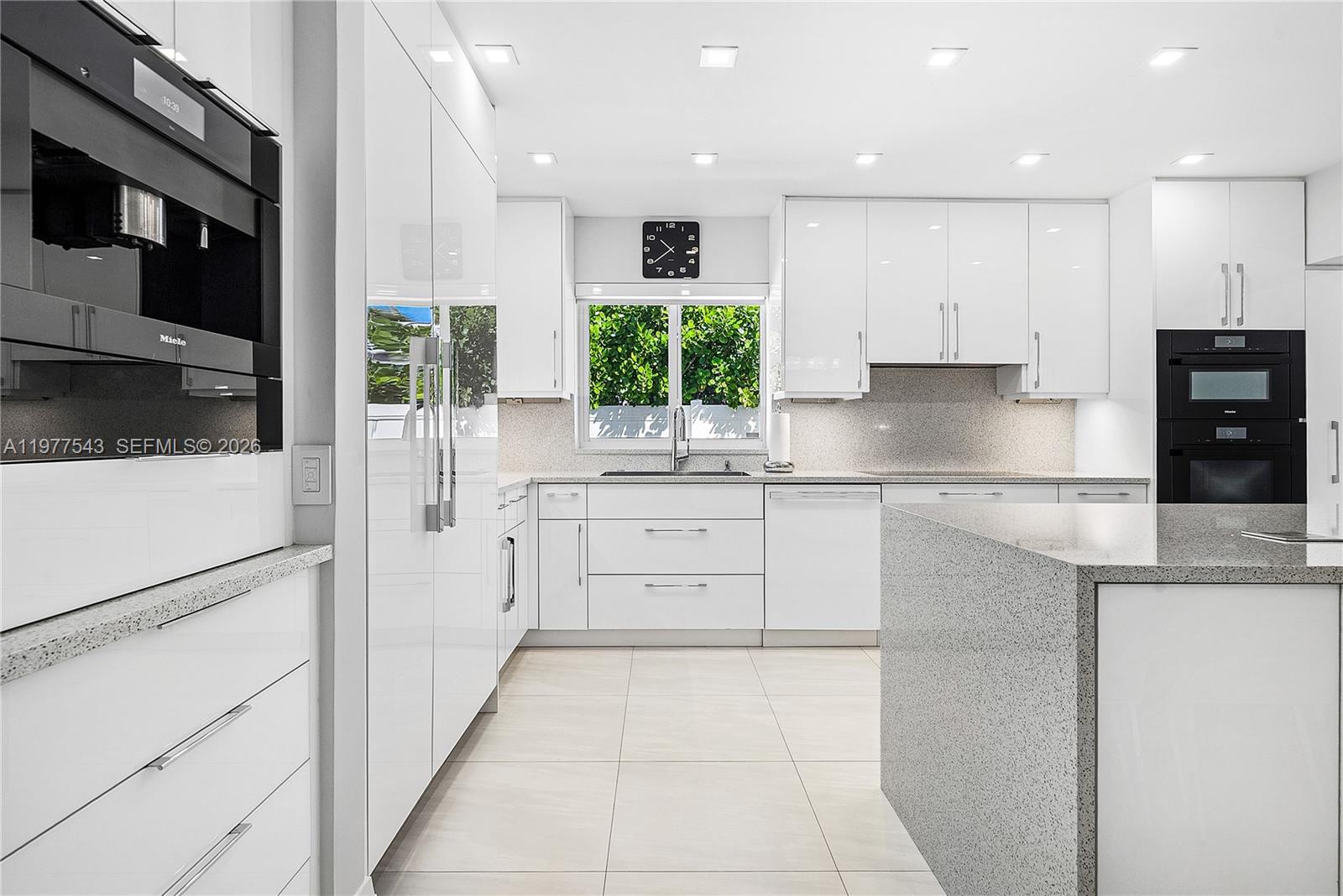 3465 Northeast 31st Avenue Lighthouse Point, FL 33064 - Photo 9 of 61