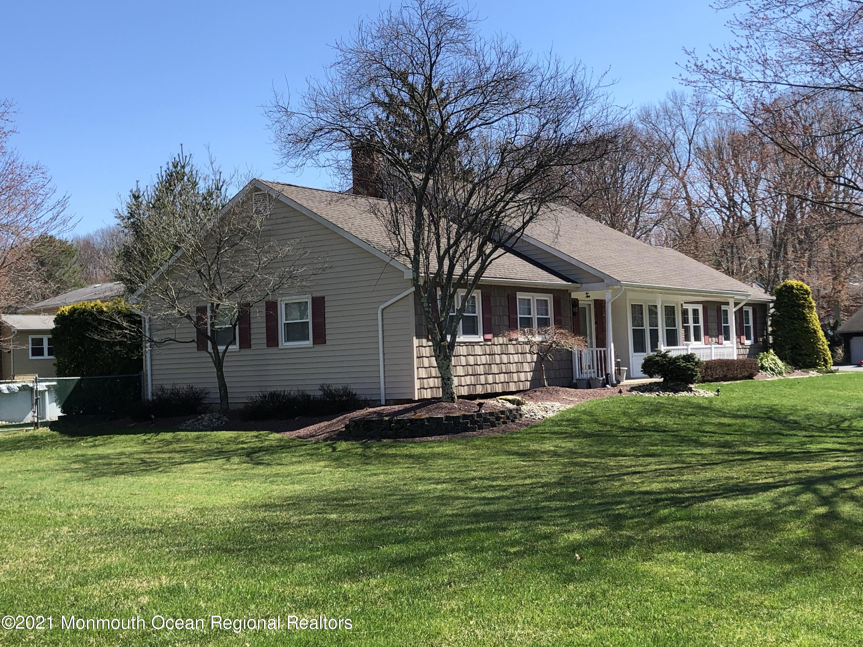 2 Regina Road Morganville, NJ 07751 - Photo 4 of 10 IMG_0860 (3)