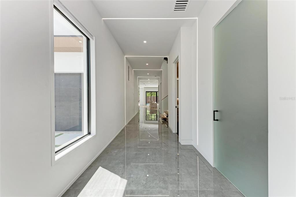 1716 9th Street Sarasota, FL 34236 - Photo 5 of 88 a view of a hallway