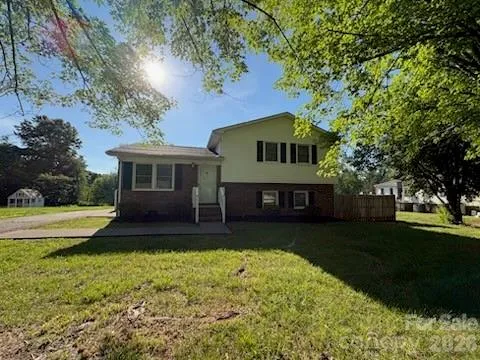 $249,000 | 122 Wallace Avenue, Boonville, NC 27011