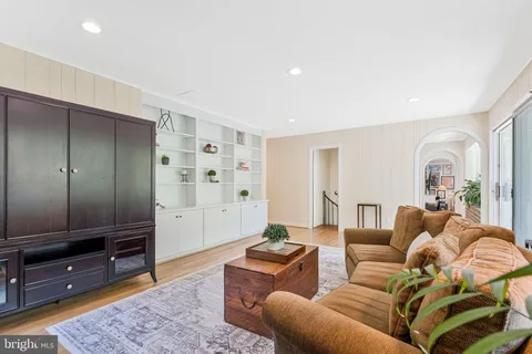 $2,389,800 | 6952 Kyleakin Court, McLean, VA 22101