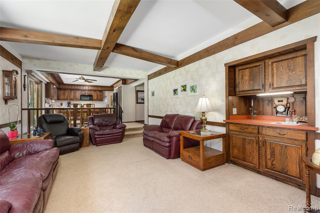 9730 Gibbs Road Clarkston, MI 48348 - Photo 3 of 39