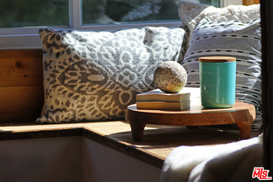 1580 Las Virgenes Road Calabasas, CA 91302 - Photo 26 of 51 a view of entryway