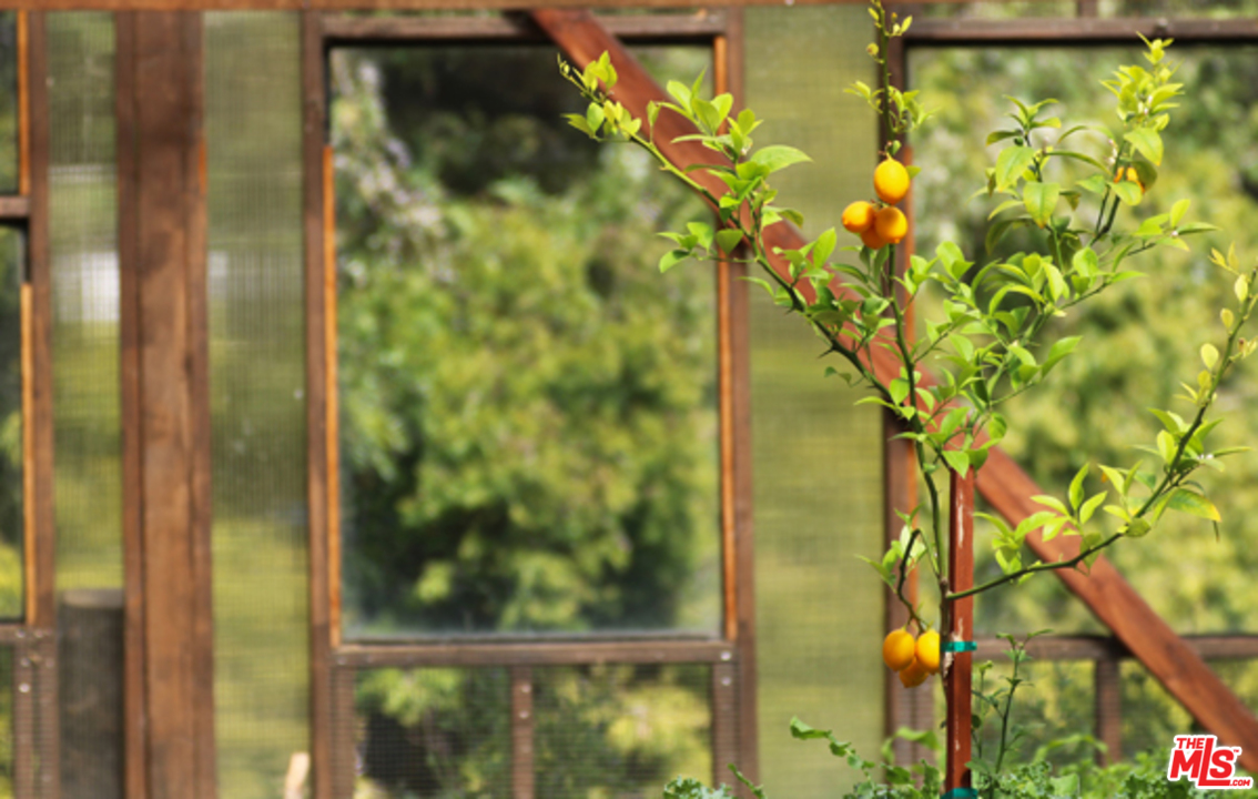 1580 Las Virgenes Road Calabasas, CA 91302 - Photo 43 of 51 a view of a window