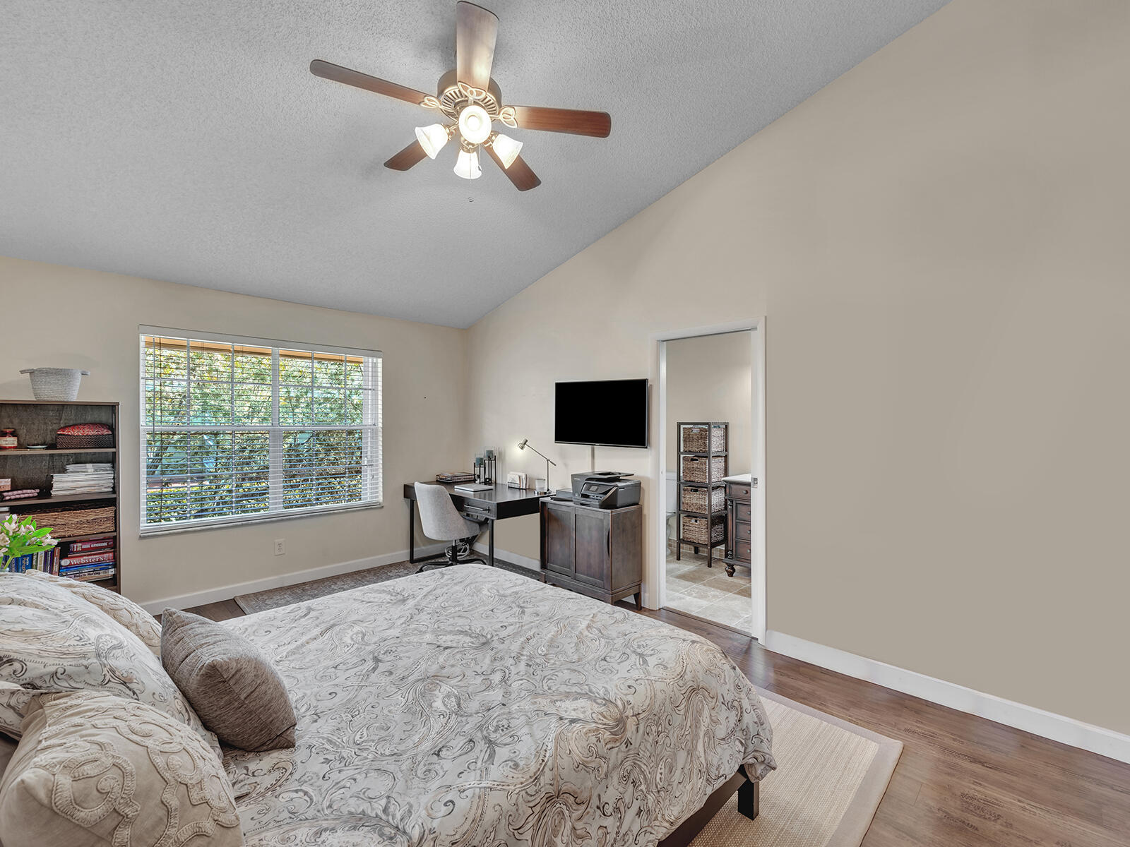 21408 Tudor Drive Boca Raton, FL 33431 - Photo 21 of 37 Great size Master