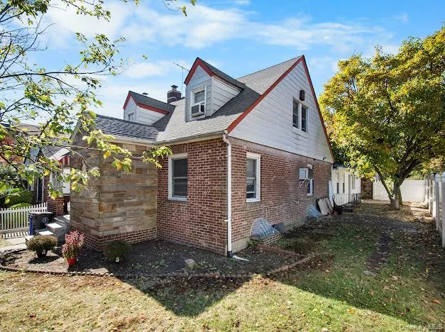 $1,250,000 | 46-04 195th Street | Auburndale