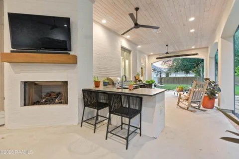 $1,125,000 | 107 Pondside Drive, Lafayette, LA 70503
