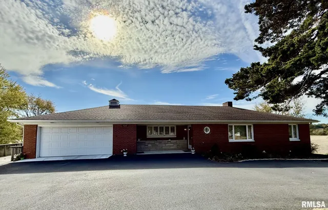 $250,000 | 522 West Main Street, Toulon, IL 61483