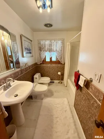 $250,000 | 522 West Main Street, Toulon, IL 61483