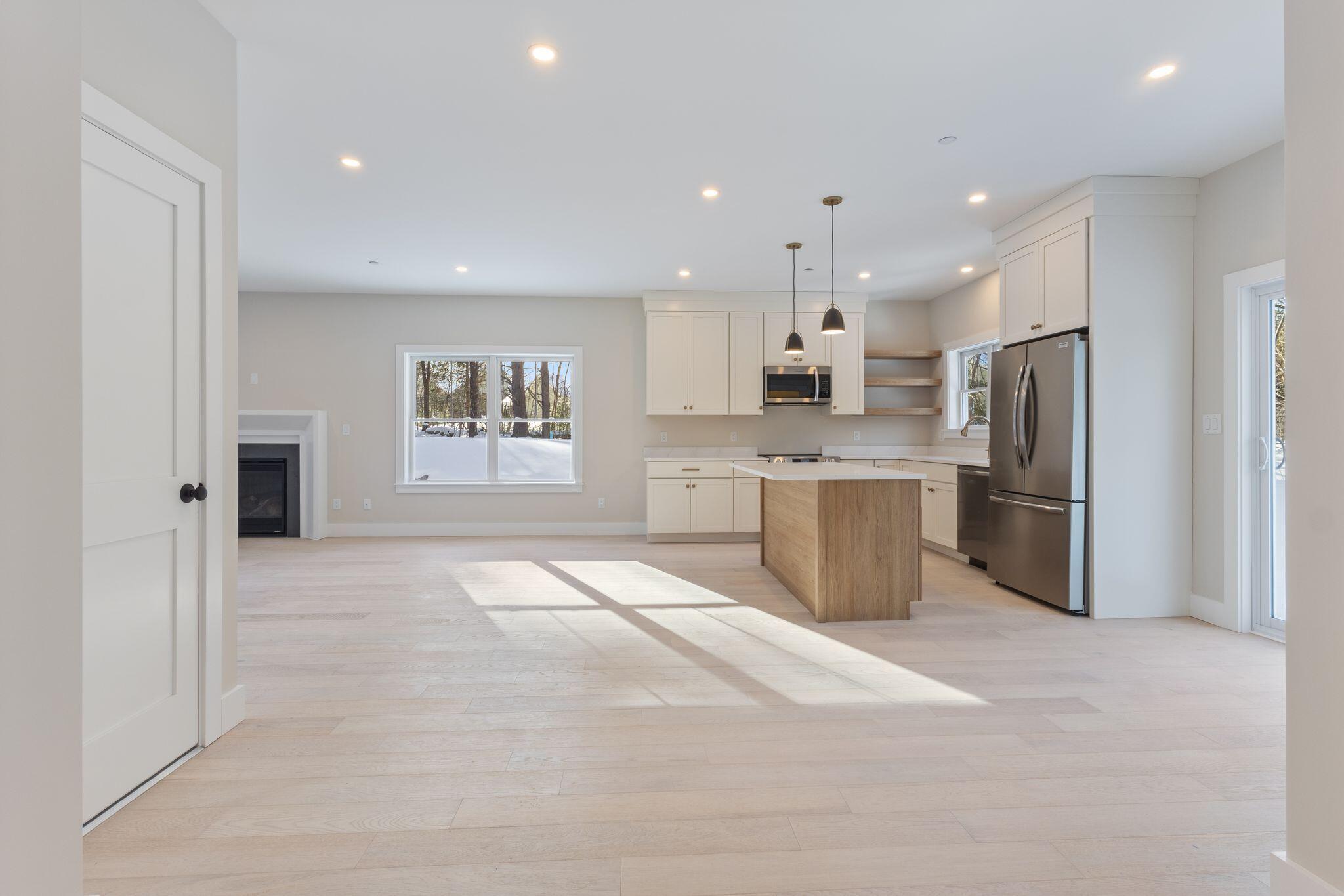 11 Peabody Lane, Unit 102 Saco, ME 04072 - Photo 12 of 49 11_Peabody_Ln_19