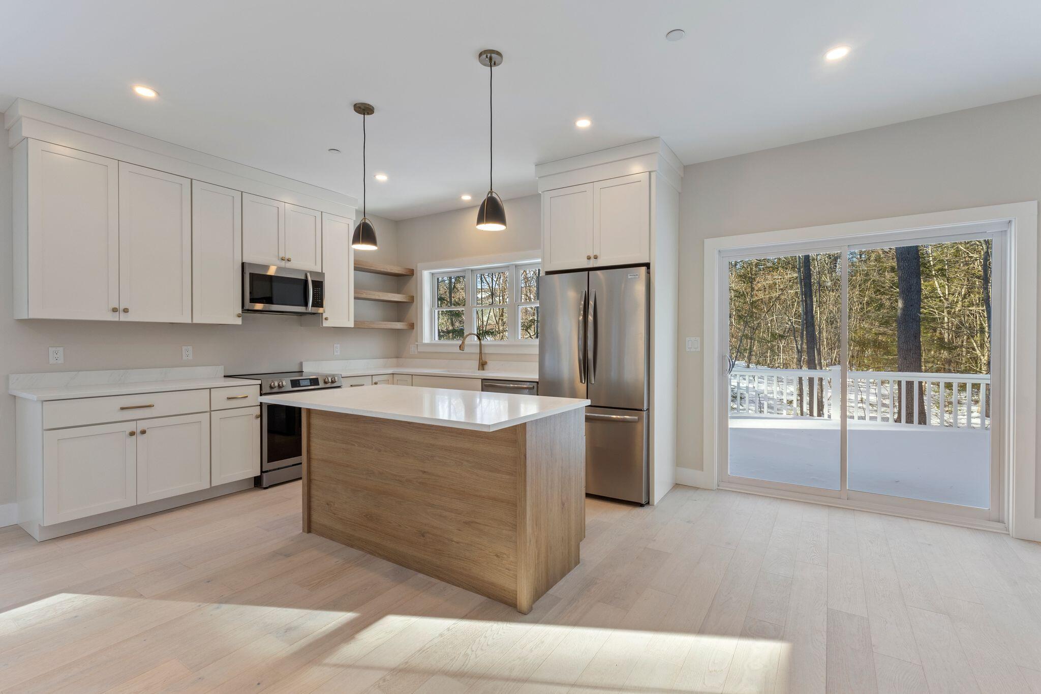 11 Peabody Lane, Unit 102 Saco, ME 04072 - Photo 5 of 49 11_Peabody_Ln_10