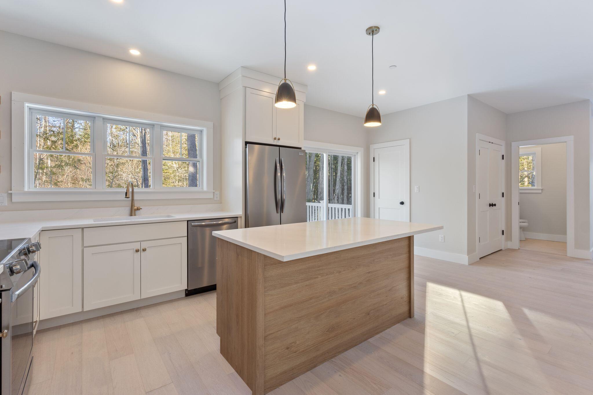 11 Peabody Lane, Unit 102 Saco, ME 04072 - Photo 10 of 49 11_Peabody_Ln_15