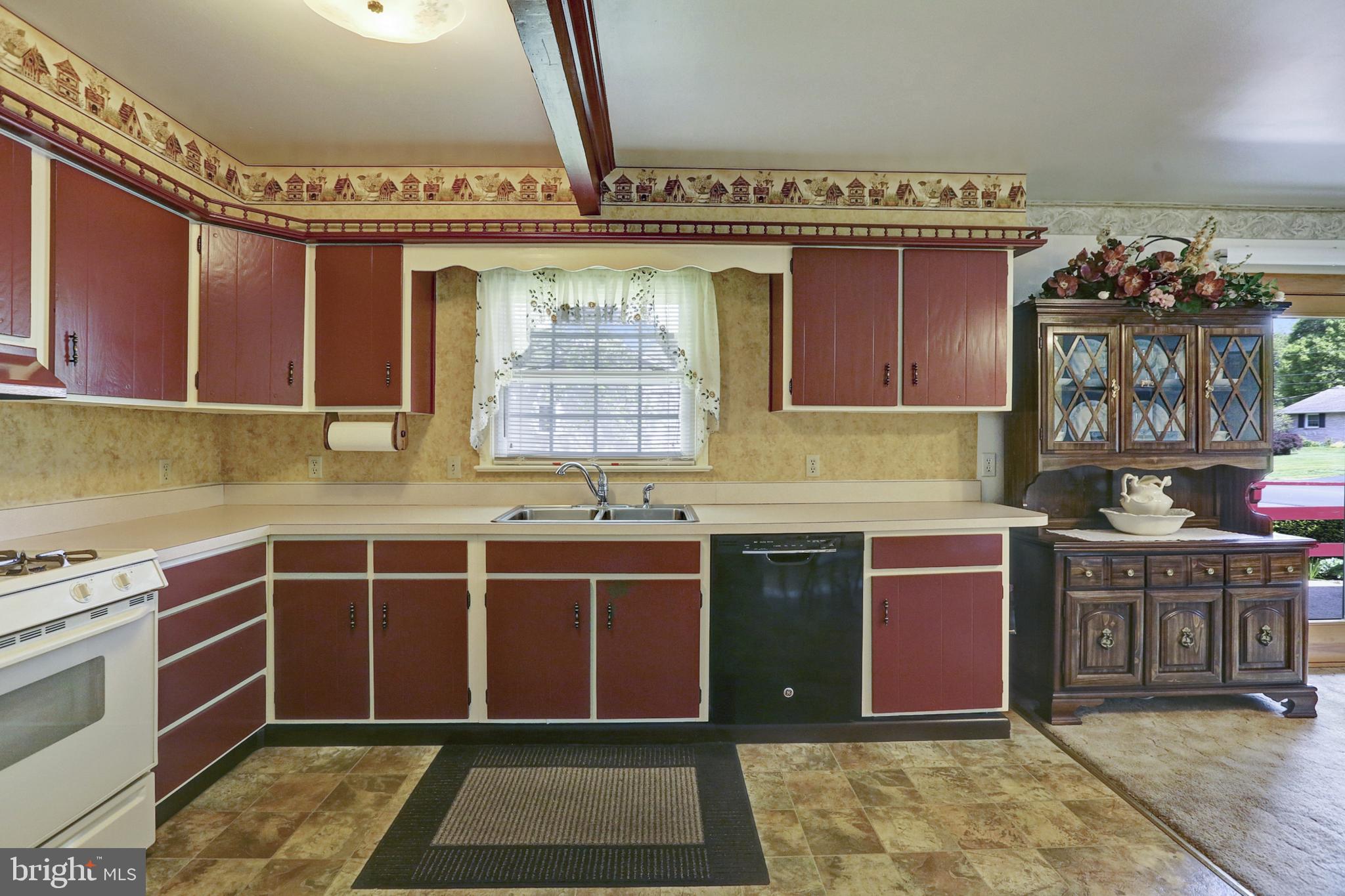 901 Forge Road Carlisle, PA 17015 - Photo 6 of 31 Gallery Image 6