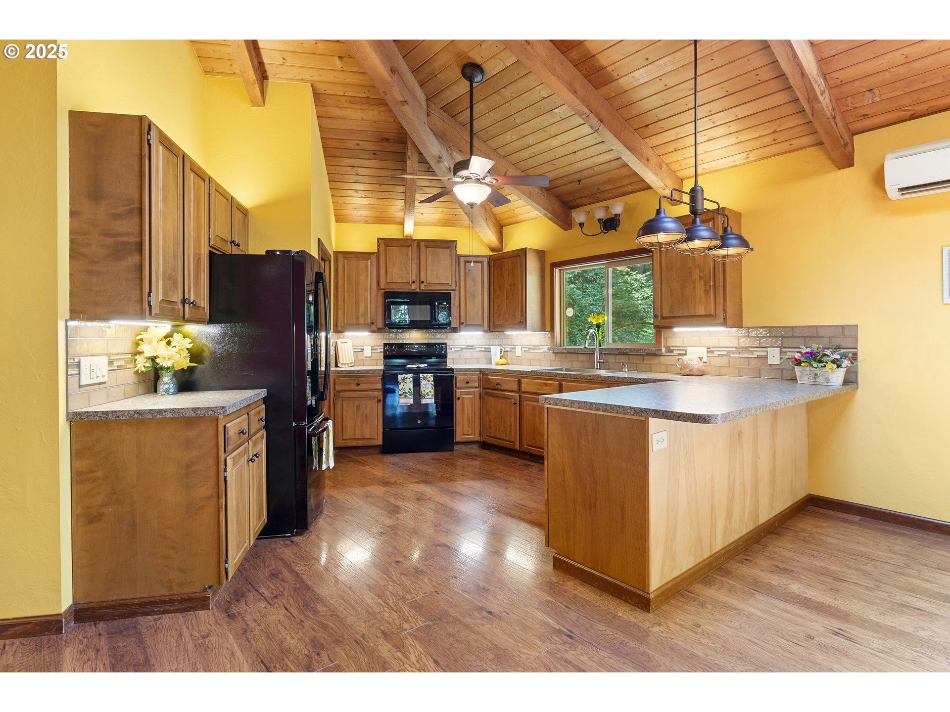 41956 Southeast Coalman Road Sandy, OR 97055 - Photo 7 of 46 Kitchen
