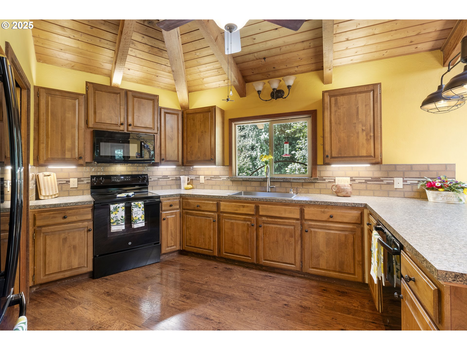 41956 Southeast Coalman Road Sandy, OR 97055 - Photo 8 of 46 Kitchen