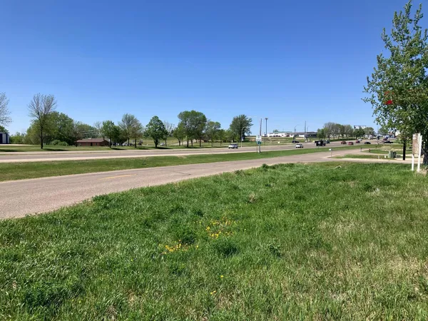 $250,000 | 1400 West Lincoln Avenue, Fergus Falls, MN 56537