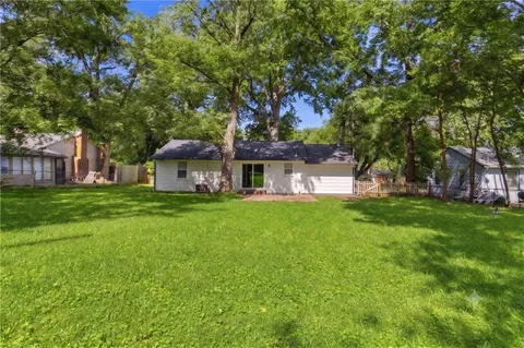 $215,000 | 10515 Palmer Avenue, Kansas City, MO 64134