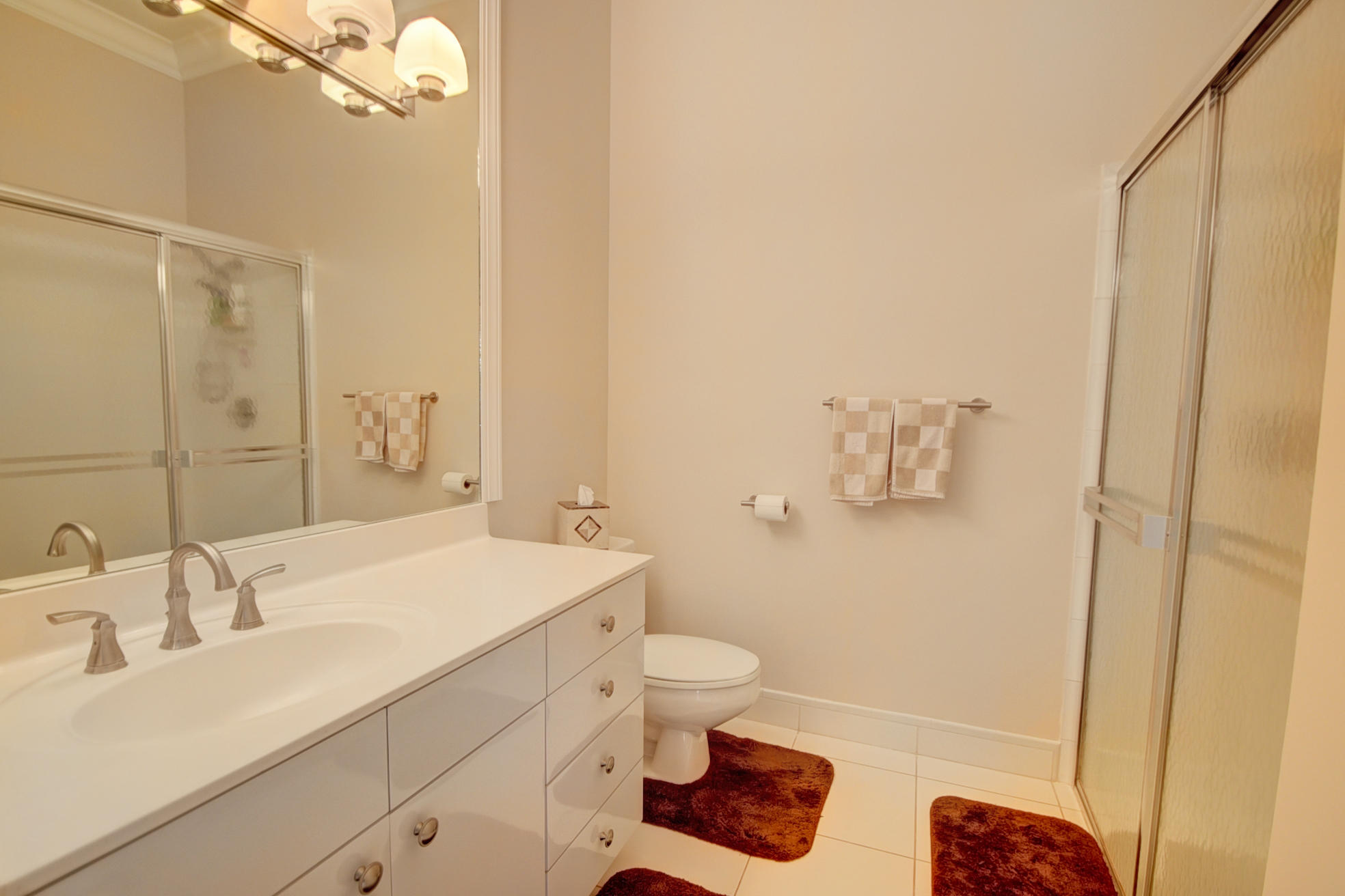 23180 Via Stel Boca Raton, FL 33433 - Photo 21 of 24 Guest Bathroom