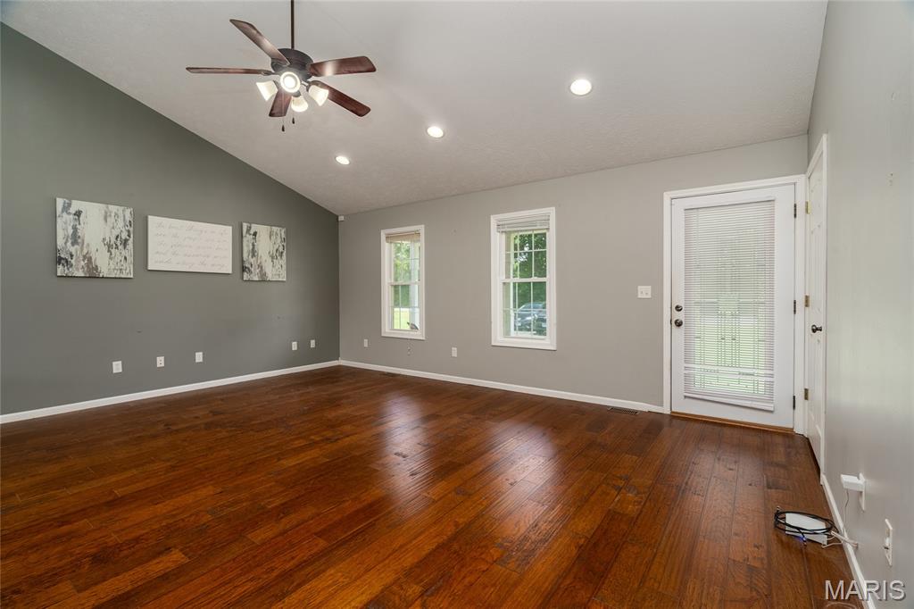 12063 Strawberry Road Carbondale, IL 62901 - Photo 7 of 36
