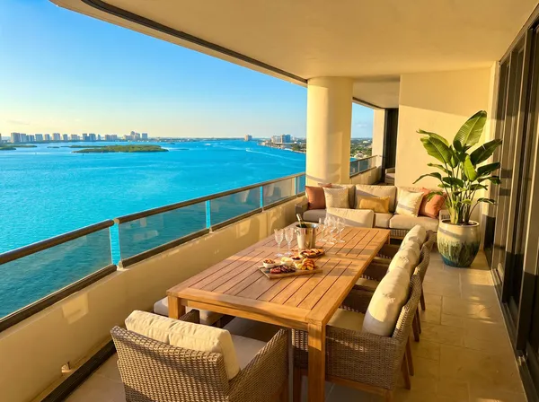 $2,999,999 | 100 Lakeshore Drive, Unit T51, North Palm Beach, FL 33408