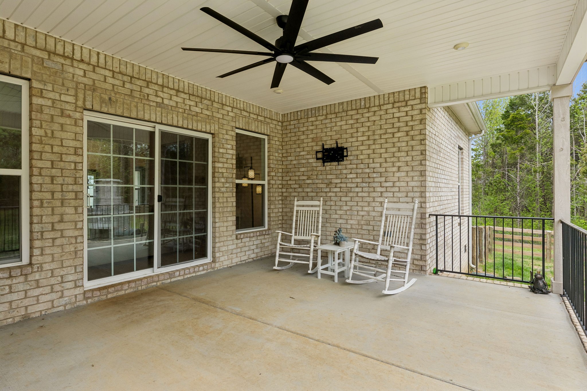 8708 Newtown Road Rockvale, TN 37153 - Photo 42 of 50 a view of a livingroom with a chair and a ceiling fan