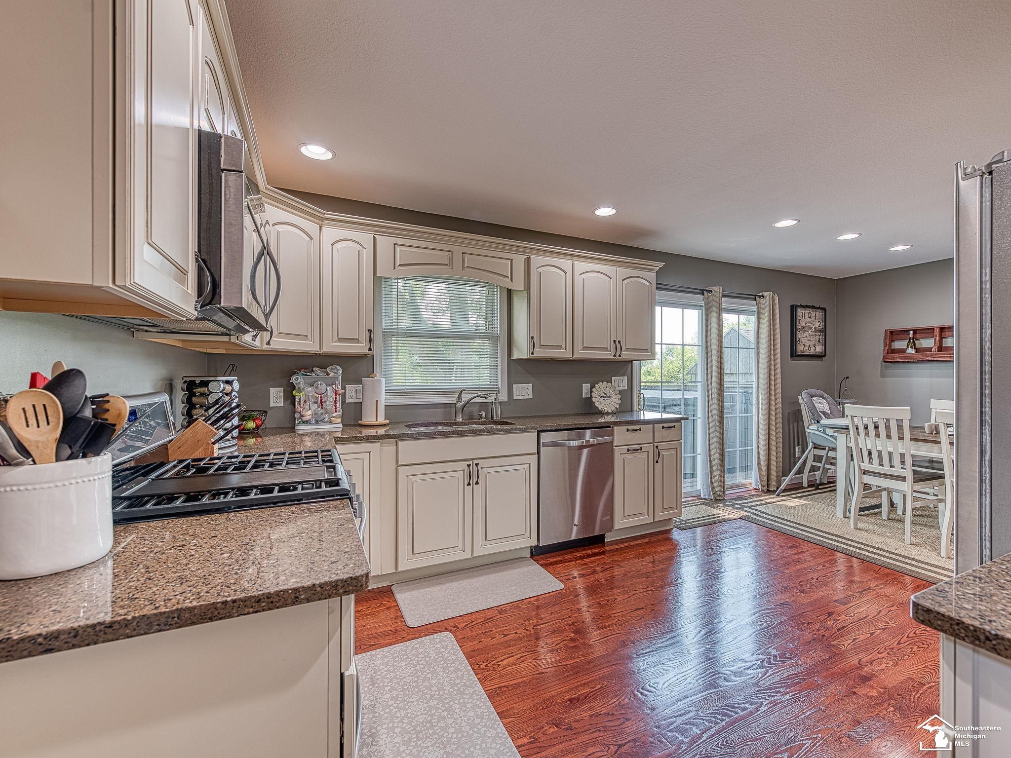 7845 Bluebush Road Maybee, MI 48159 - Photo 2 of 32
