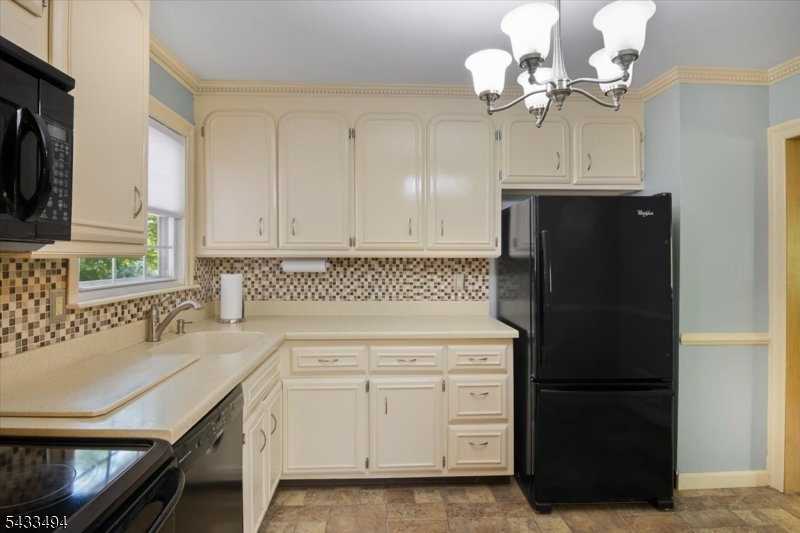 44 Summit Road Oak Ridge, NJ 07438 - Photo 8 of 19