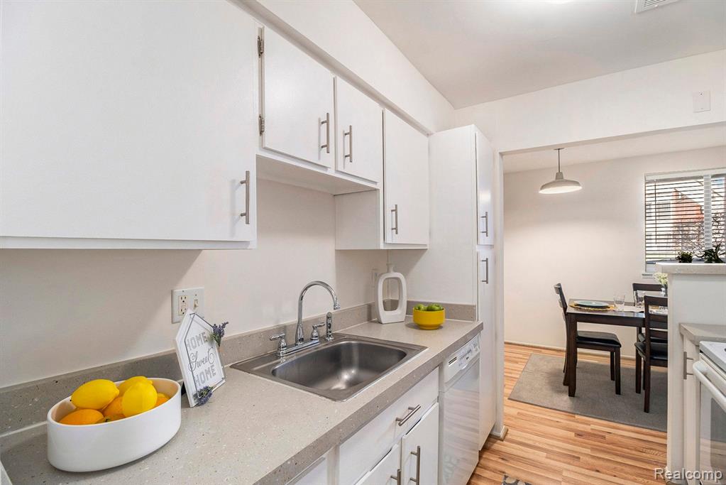 30022 West 12 Mile Road, Unit 2 Farmington Hills, MI 48334 - Photo 7 of 15