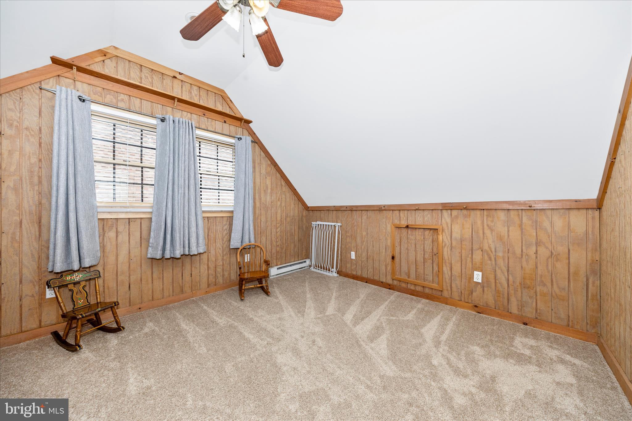 15810 Spade Road Hagerstown, MD 21740 - Photo 24 of 76 an empty room with windows