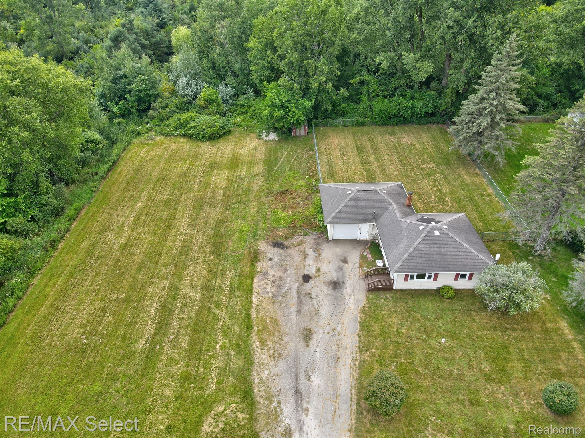 5457 Johnson Road Flushing, MI 48433 - Photo 23 of 27 Gallery Image 23