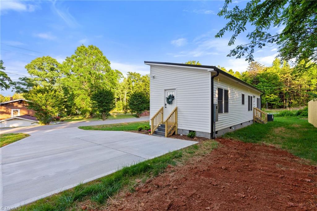 108 Sunflower Road Reidsville, NC 27320 - Photo 2 of 29 Gallery Image 2