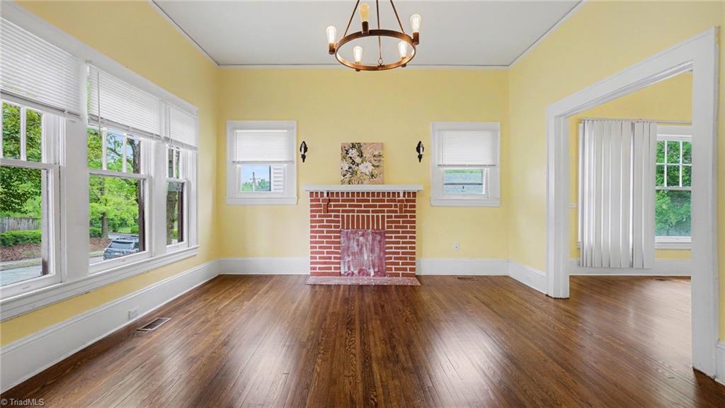 306 West Ray Avenue High Point, NC 27262 - Photo 5 of 29 Living room