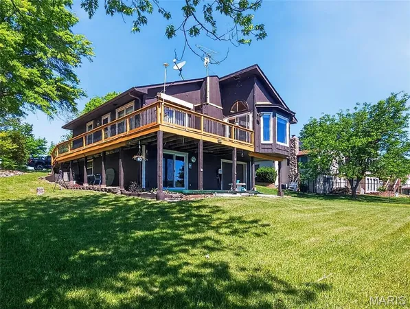 $325,000 | 201 West Lakeview Drive, De Soto, MO 63020