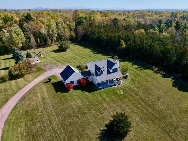 $699,000 | 2 Maynard Court, Grand Isle, VT 05458
