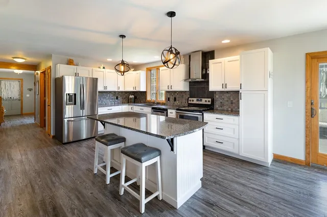 $699,000 | 2 Maynard Court, Grand Isle, VT 05458