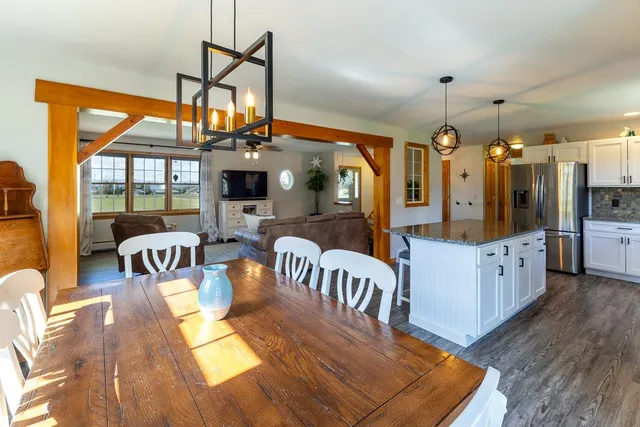 $679,000 | 2 Maynard Court, Grand Isle, VT 05458
