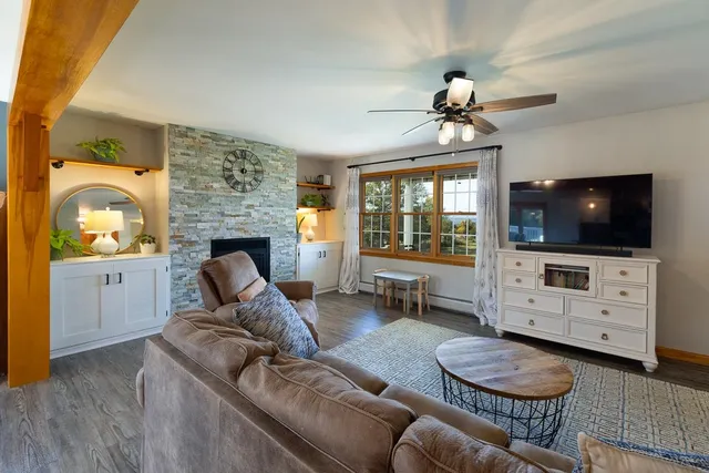 $679,000 | 2 Maynard Court, Grand Isle, VT 05458