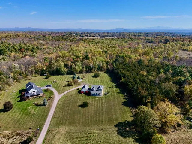 $679,000 | 2 Maynard Court, Grand Isle, VT 05458