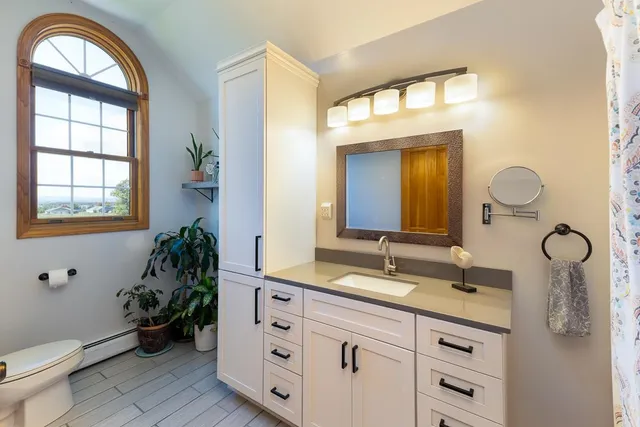 $699,000 | 2 Maynard Court, Grand Isle, VT 05458