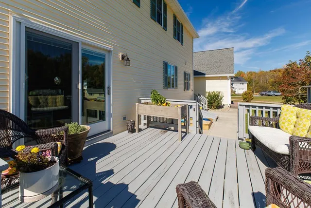 $679,000 | 2 Maynard Court, Grand Isle, VT 05458