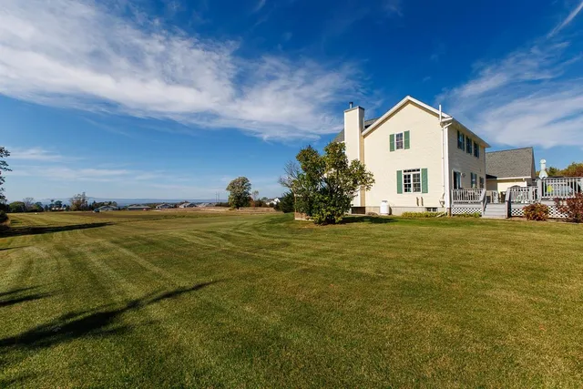 $699,000 | 2 Maynard Court, Grand Isle, VT 05458