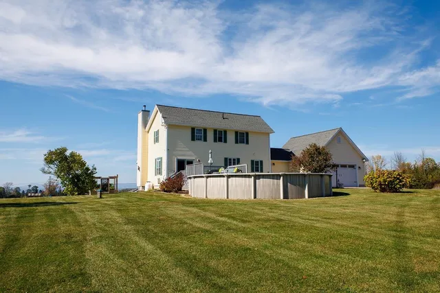 $699,000 | 2 Maynard Court, Grand Isle, VT 05458