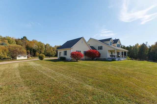 $679,000 | 2 Maynard Court, Grand Isle, VT 05458