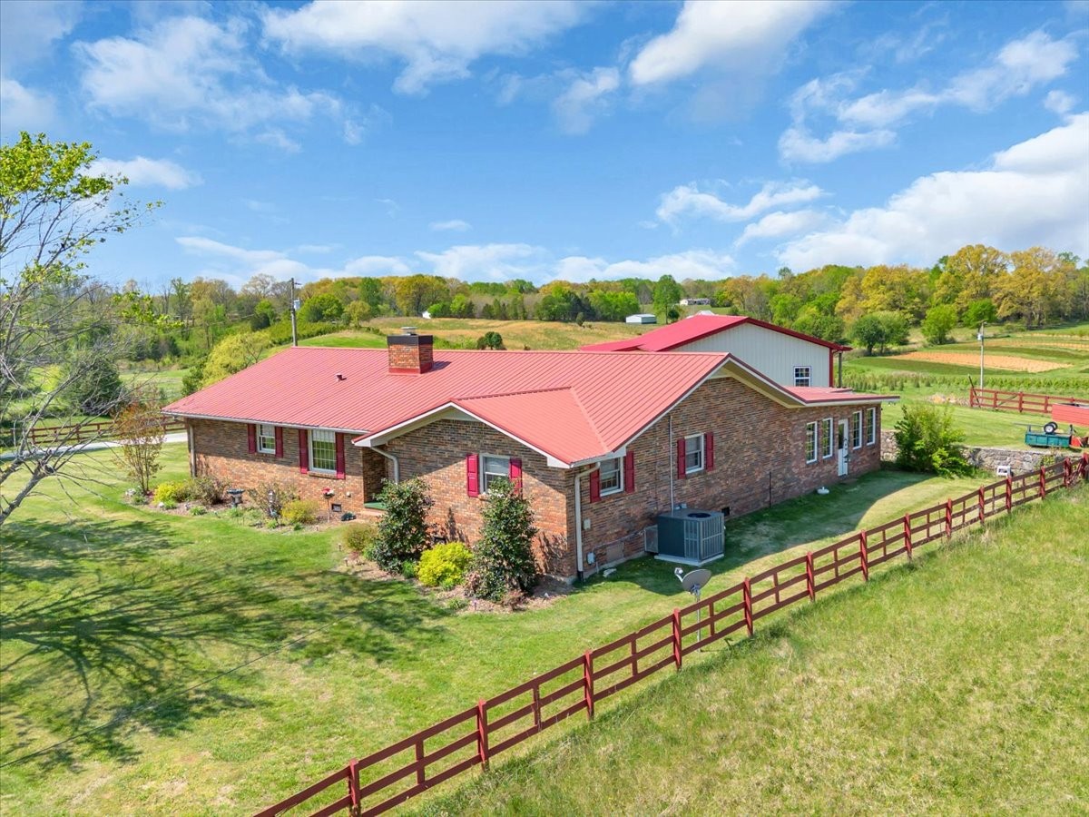 1435 Hennessee Bridge Road Rock Island, TN 38581 - Photo 3 of 79