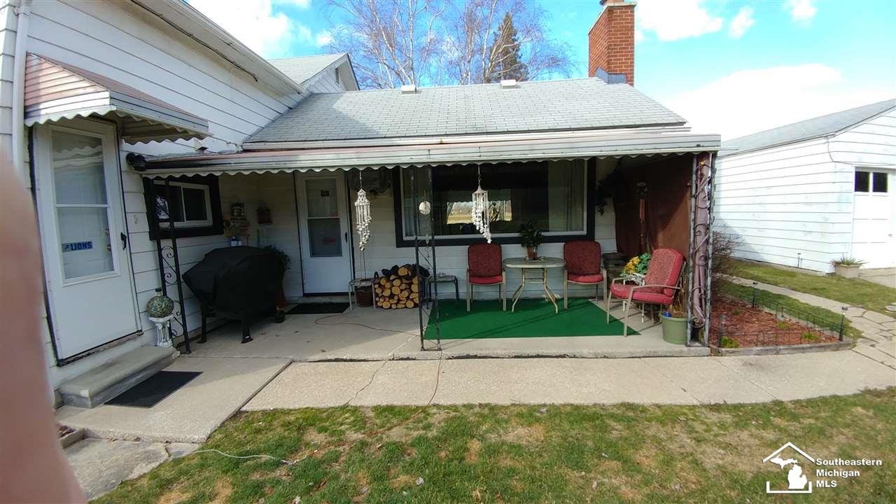 27233 Sibley Road Romulus, MI 48174 - Photo 22 of 40 Back Porch