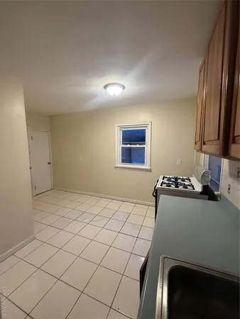 a view of utility room