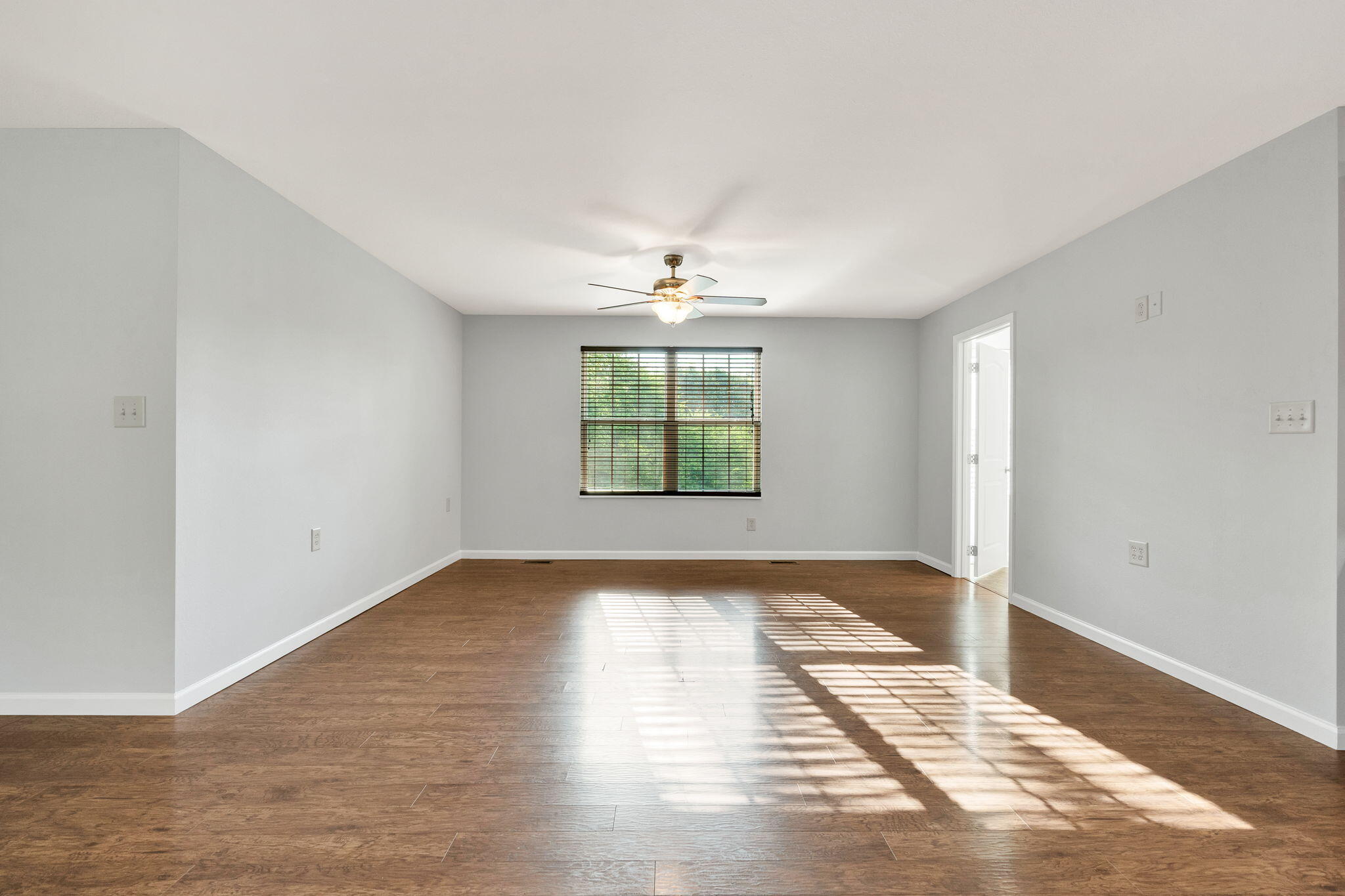 225 Laurel Drive Spring City, TN 37381 - Photo 9 of 42 21-web-or-mls-DSC06726