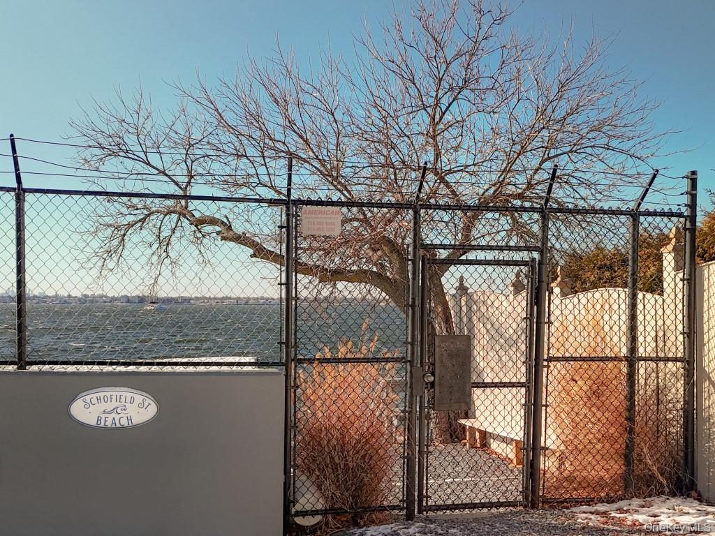 37 Centre Street Bronx, NY 10464 - Photo 31 of 32