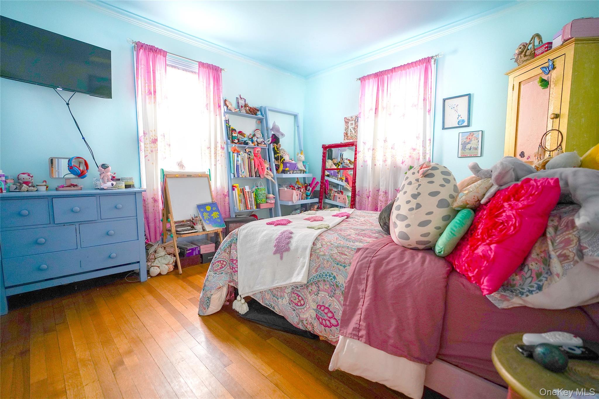 37 Centre Street Bronx, NY 10464 - Photo 10 of 32 a bed room with a bed and a couch